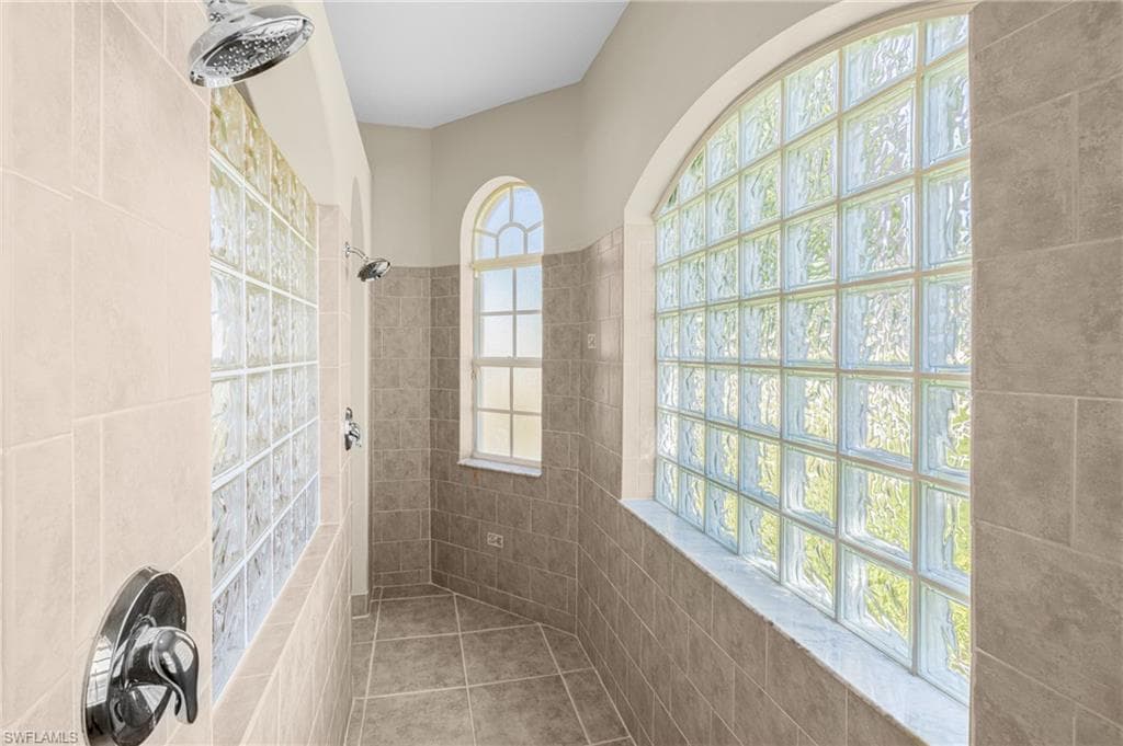 2202 SE 19th PL, CAPE CORAL FL 33990-24