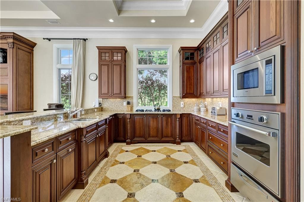 2249 Miramonte CT, NAPLES FL 34105-11