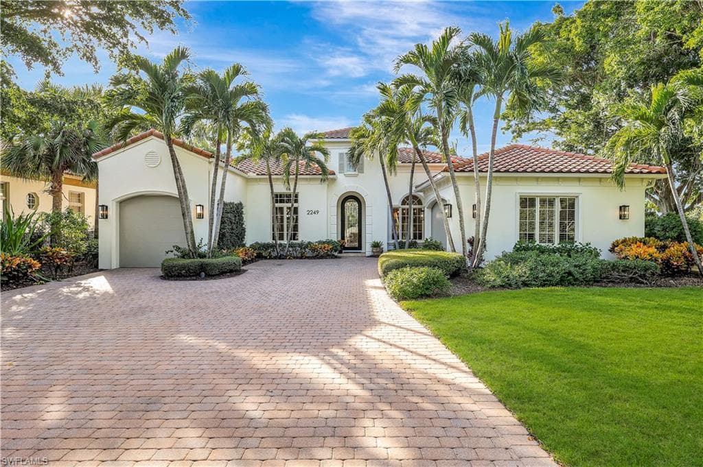 2249 Miramonte CT, NAPLES FL 34105-2