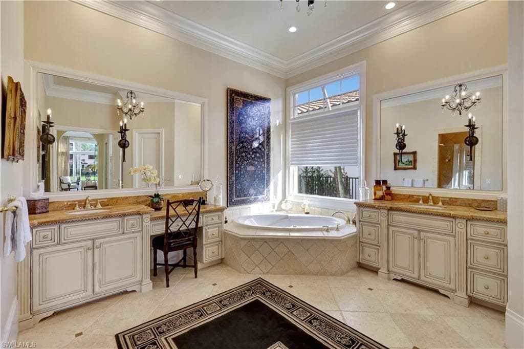 2249 Miramonte CT, NAPLES FL 34105-19