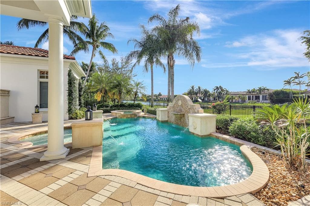 2249 Miramonte CT, NAPLES FL 34105-38