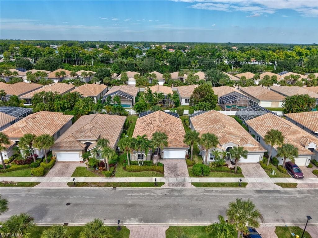 92 Glen Eagle CIR, NAPLES FL 34104-1