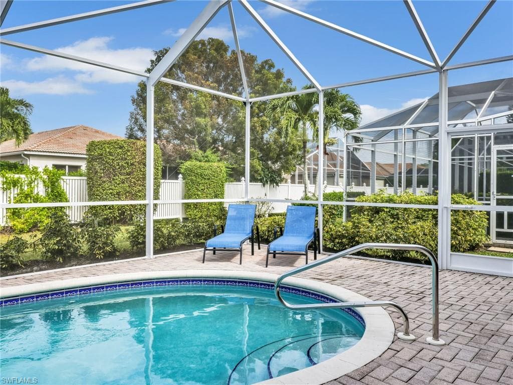 92 Glen Eagle CIR, NAPLES FL 34104-31