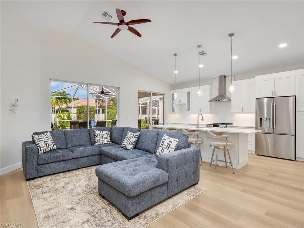 92 Glen Eagle CIR, NAPLES FL 34104-8