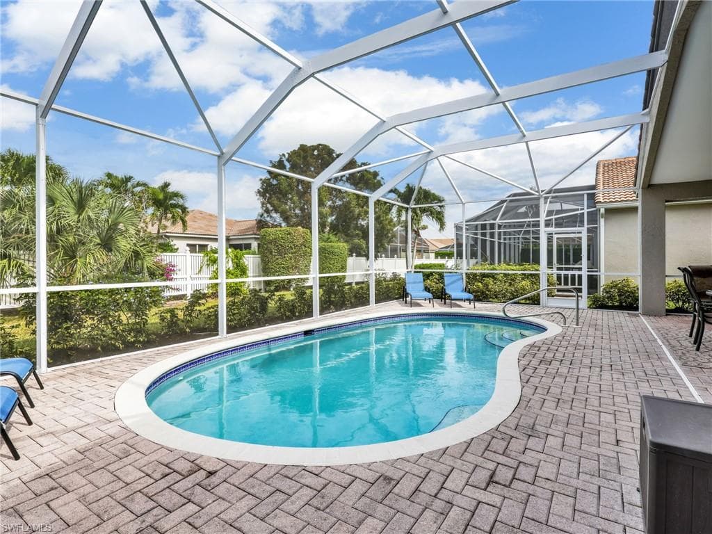 92 Glen Eagle CIR, NAPLES FL 34104-29