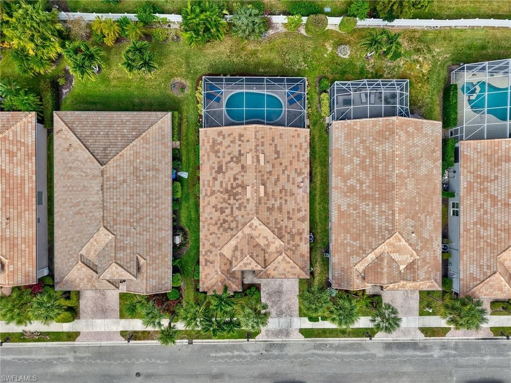 92 Glen Eagle CIR, NAPLES FL 34104-33