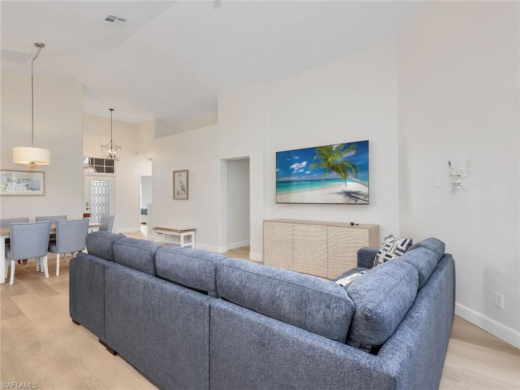 92 Glen Eagle CIR, NAPLES FL 34104-10