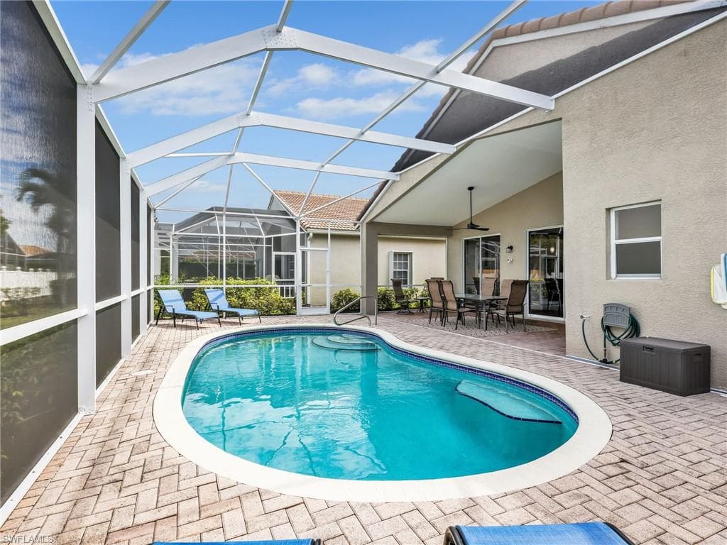 92 Glen Eagle CIR, NAPLES FL 34104-30