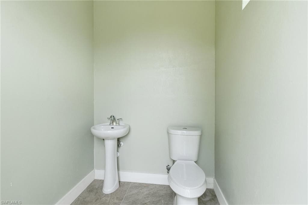 2338 NW 33rd PL, CAPE CORAL FL 33993-27