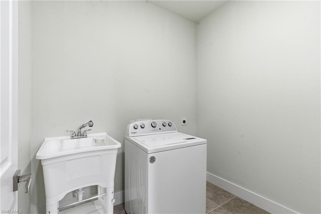 2338 NW 33rd PL, CAPE CORAL FL 33993-28