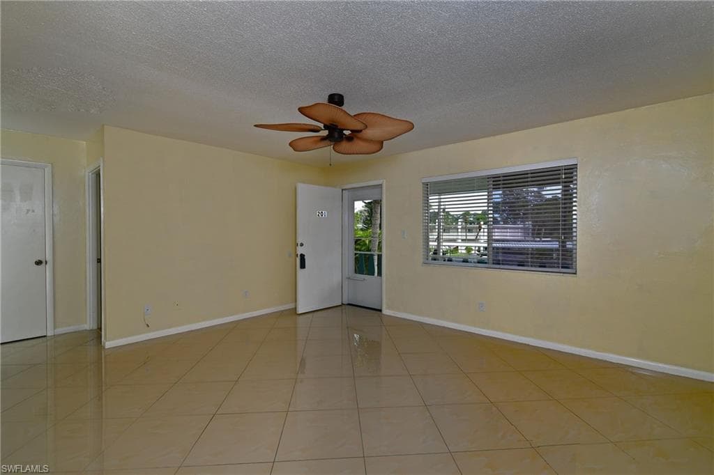 349 Joel BLVD # 201, LEHIGH ACRES FL 33936-4