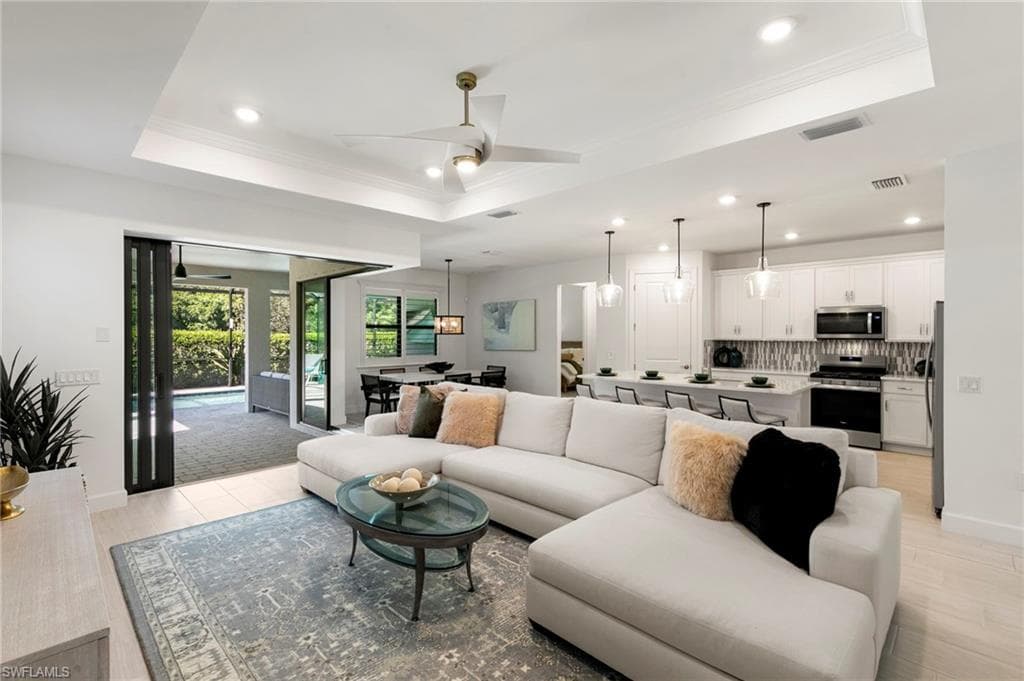 10483 Ventana LN, NAPLES FL 34120-5