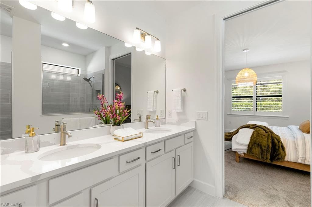 10483 Ventana LN, NAPLES FL 34120-21