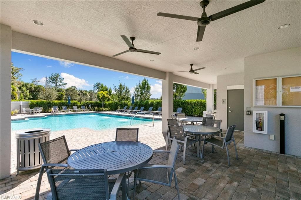 10483 Ventana LN, NAPLES FL 34120-48