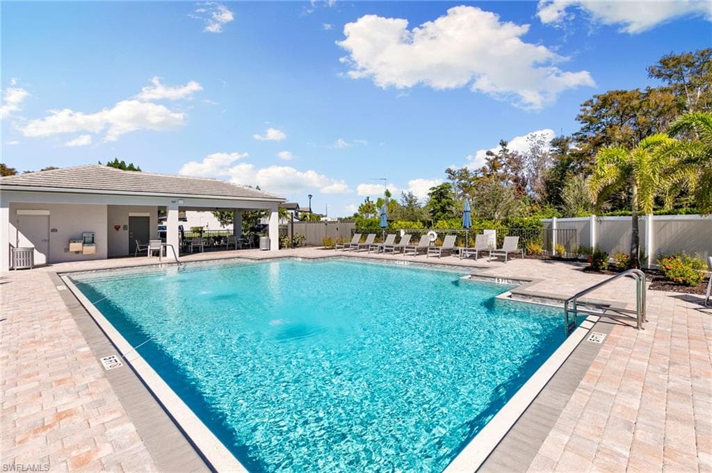 10483 Ventana LN, NAPLES FL 34120-47