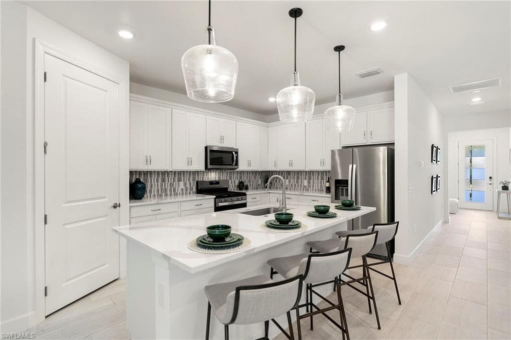 10483 Ventana LN, NAPLES FL 34120-10