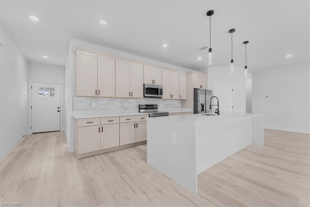 4913 San Ignacio DR, SEBRING FL 33872-4