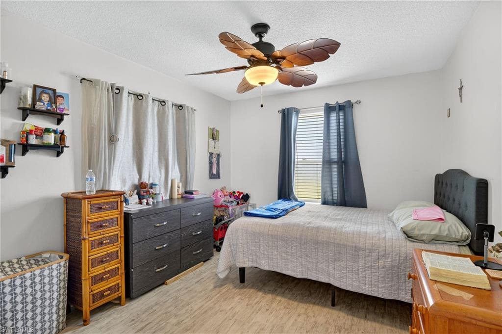 5 Pinewood BLVD, LEHIGH ACRES FL 33936-21