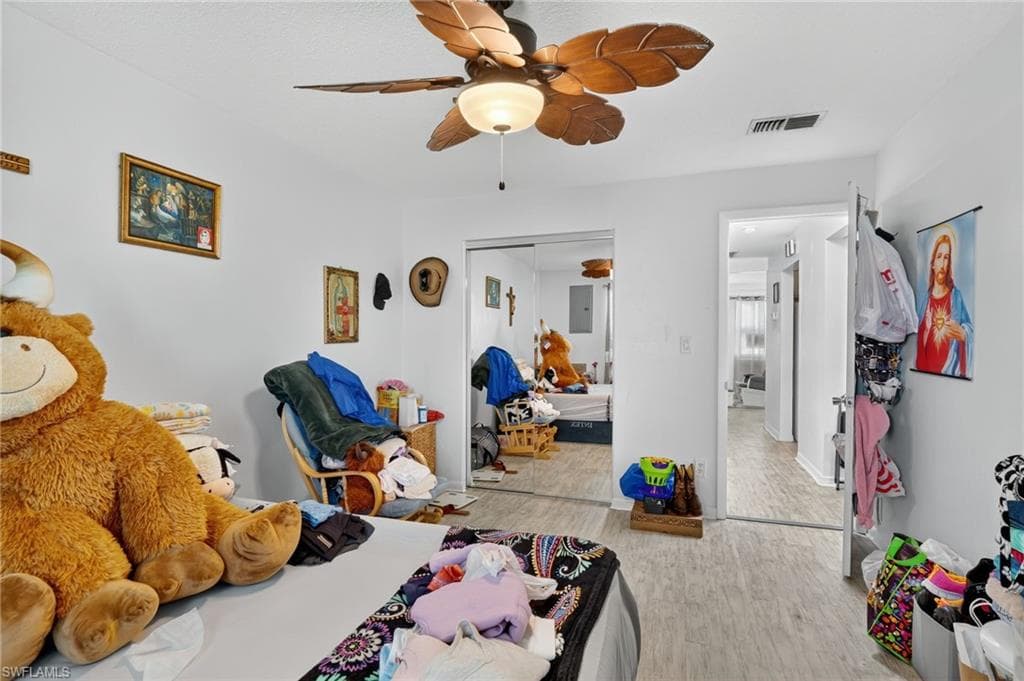 5 Pinewood BLVD, LEHIGH ACRES FL 33936-19