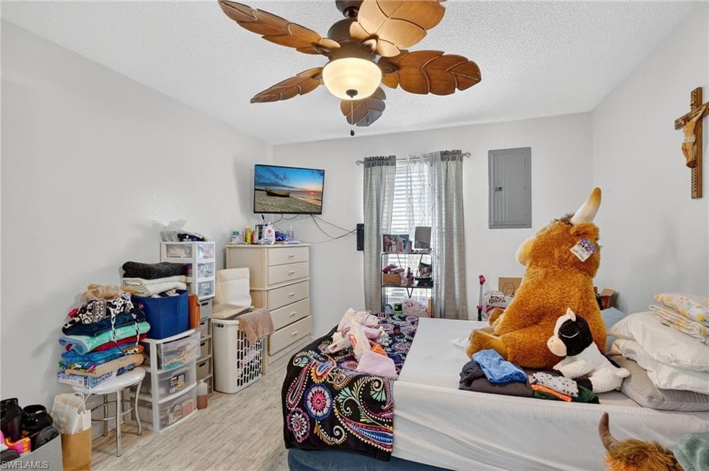 5 Pinewood BLVD, LEHIGH ACRES FL 33936-18