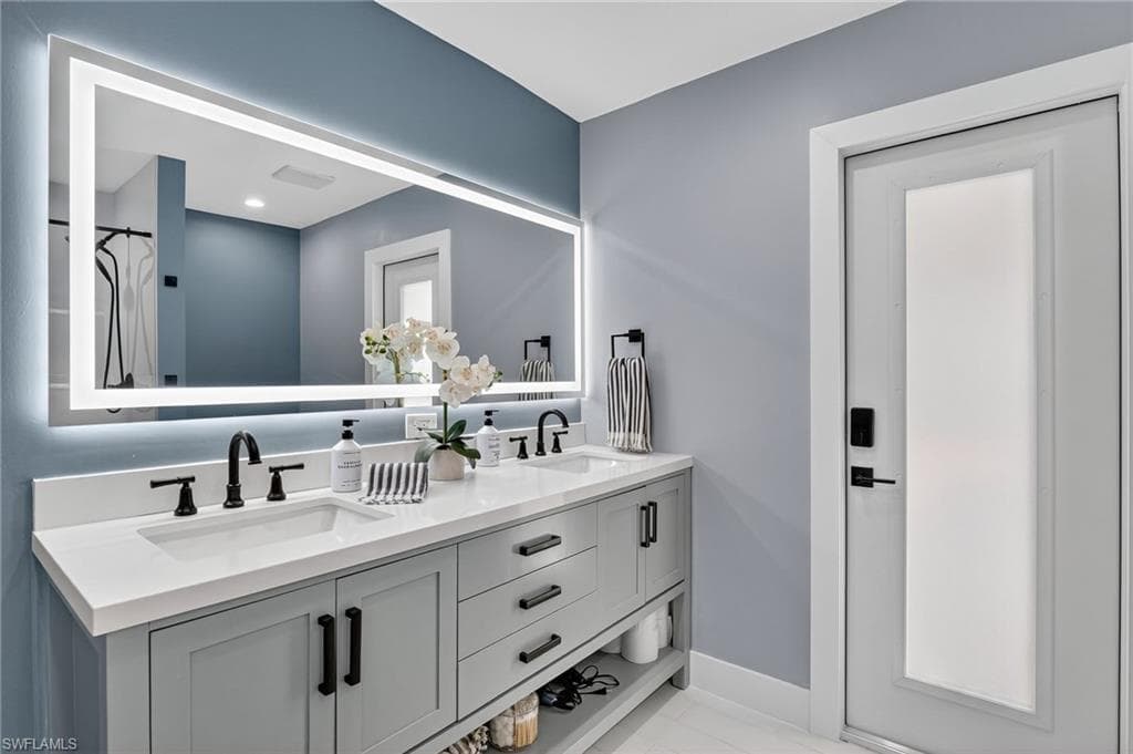 5270 Berkeley DR, NAPLES FL 34112-26