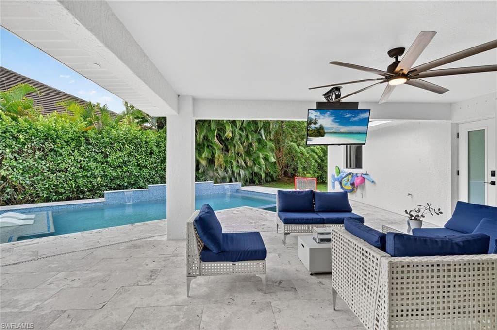 5270 Berkeley DR, NAPLES FL 34112-1