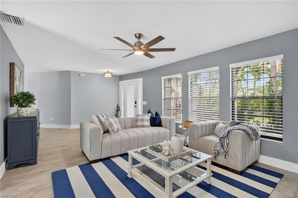 5270 Berkeley DR, NAPLES FL 34112-5