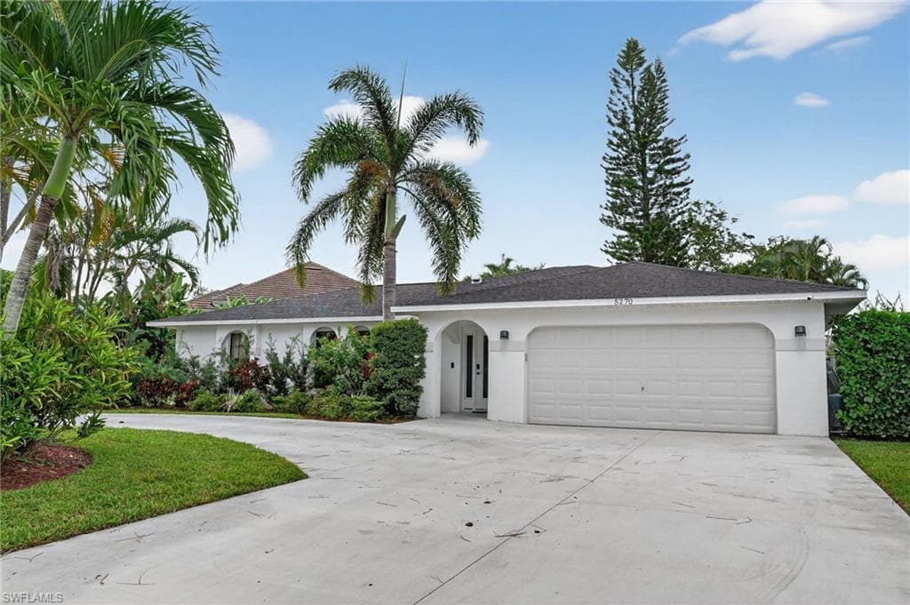 5270 Berkeley DR, NAPLES FL 34112-41
