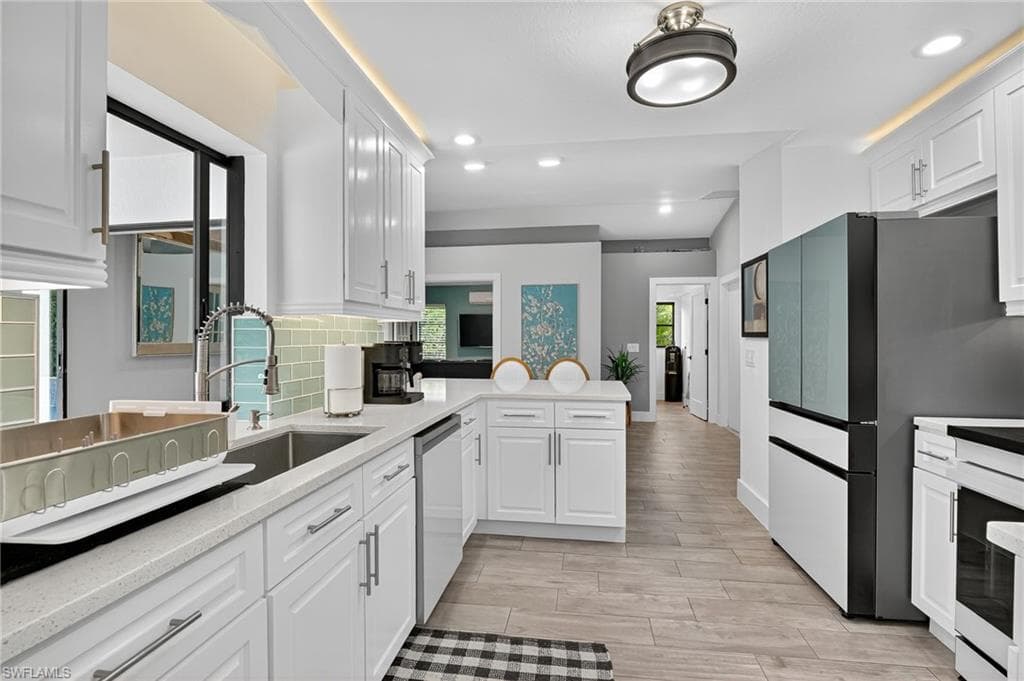 5270 Berkeley DR, NAPLES FL 34112-15