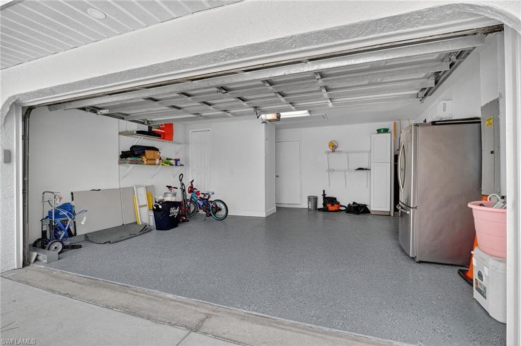 5270 Berkeley DR, NAPLES FL 34112-35