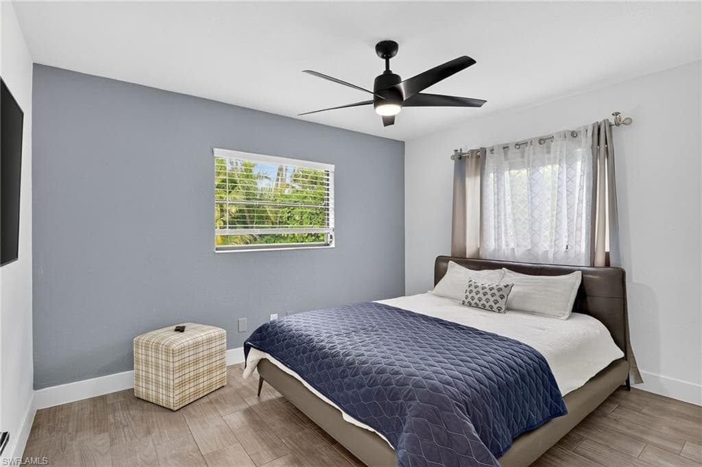 5270 Berkeley DR, NAPLES FL 34112-31