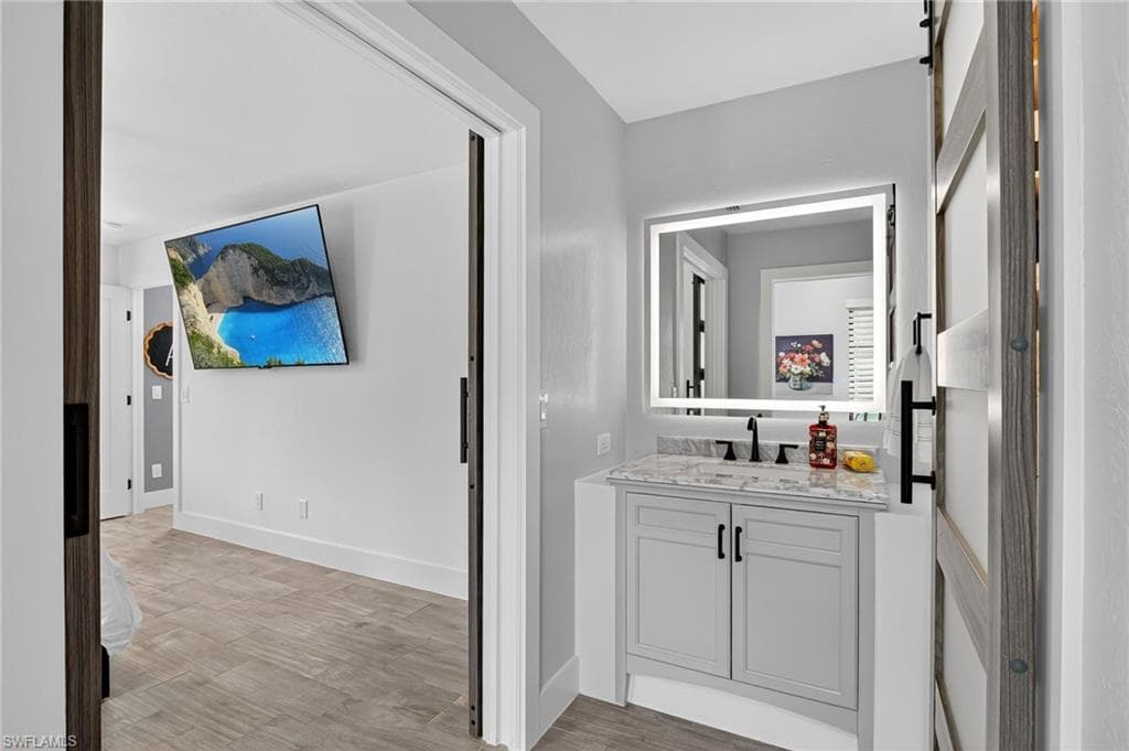 5270 Berkeley DR, NAPLES FL 34112-19