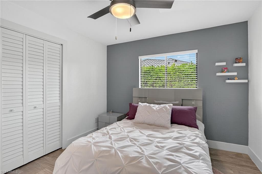 5270 Berkeley DR, NAPLES FL 34112-33