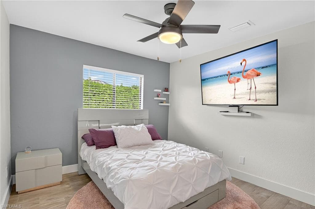 5270 Berkeley DR, NAPLES FL 34112-32