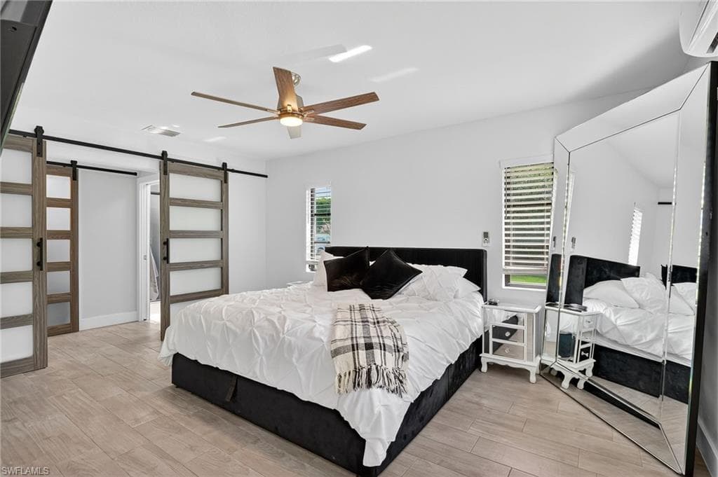 5270 Berkeley DR, NAPLES FL 34112-17