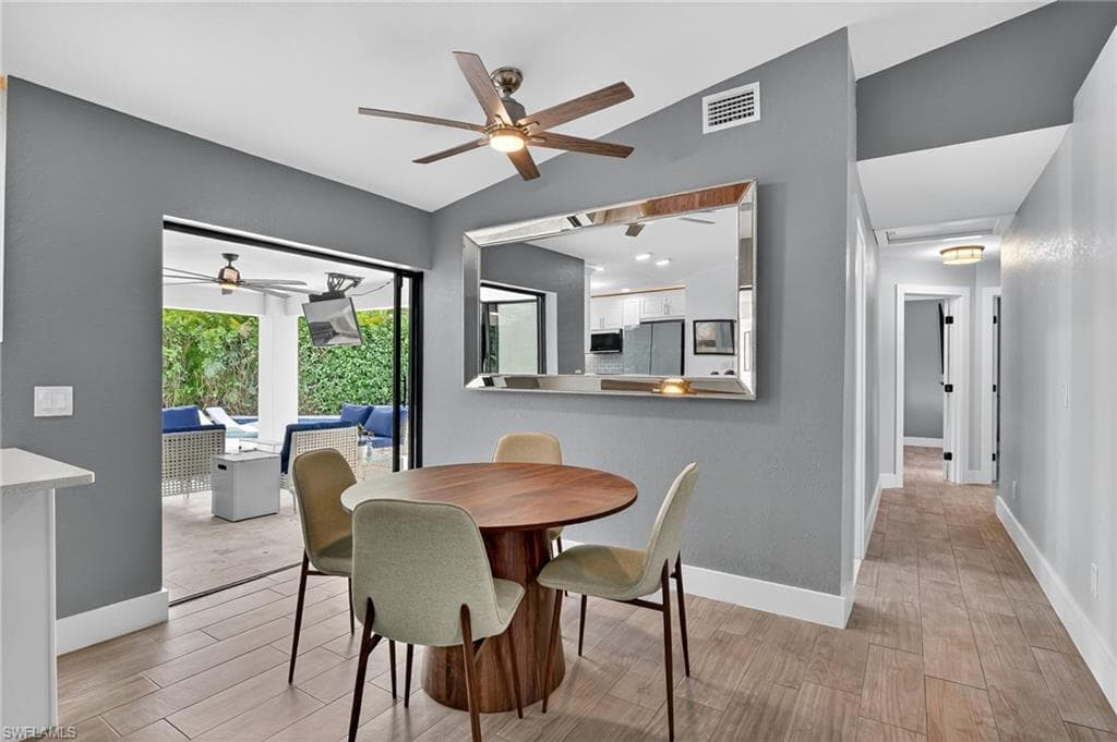 5270 Berkeley DR, NAPLES FL 34112-10