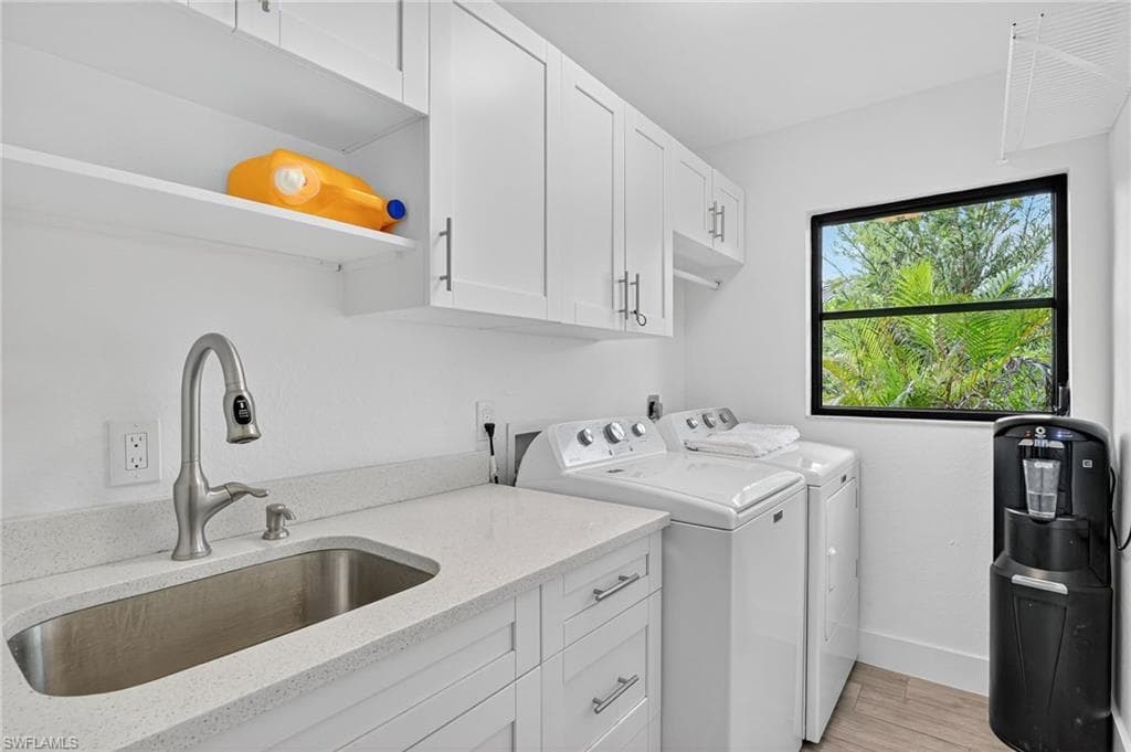 5270 Berkeley DR, NAPLES FL 34112-34