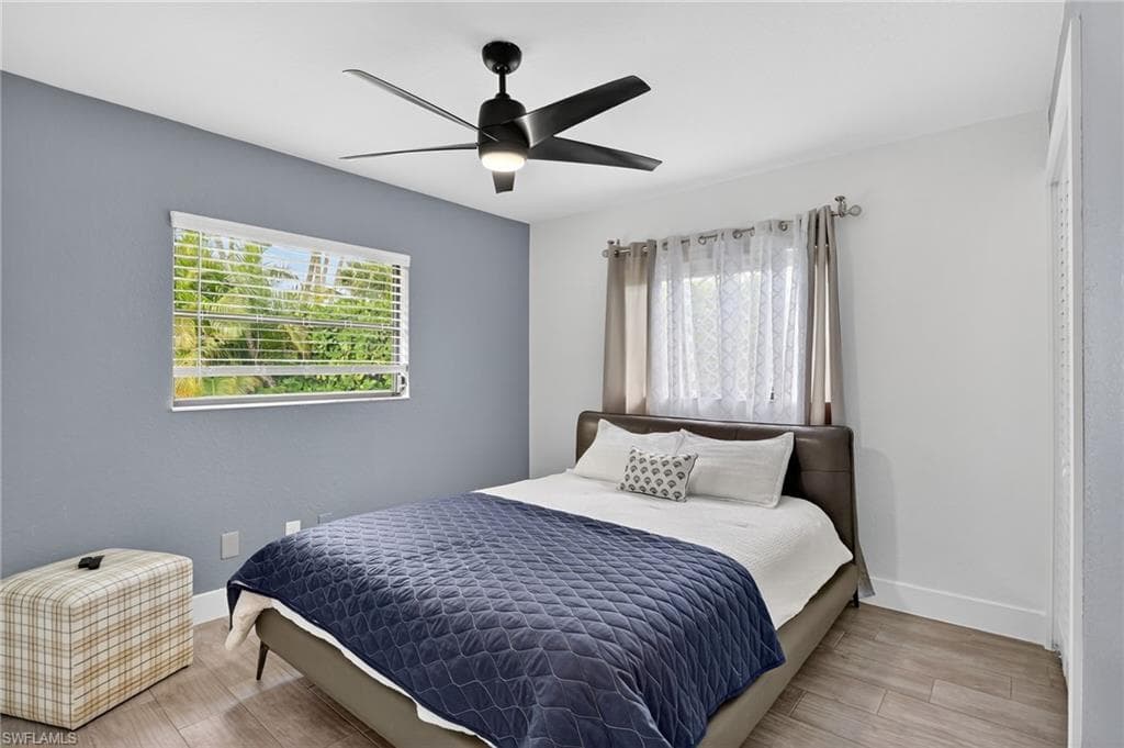 5270 Berkeley DR, NAPLES FL 34112-30