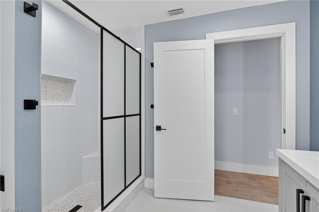 5270 Berkeley DR, NAPLES FL 34112-24