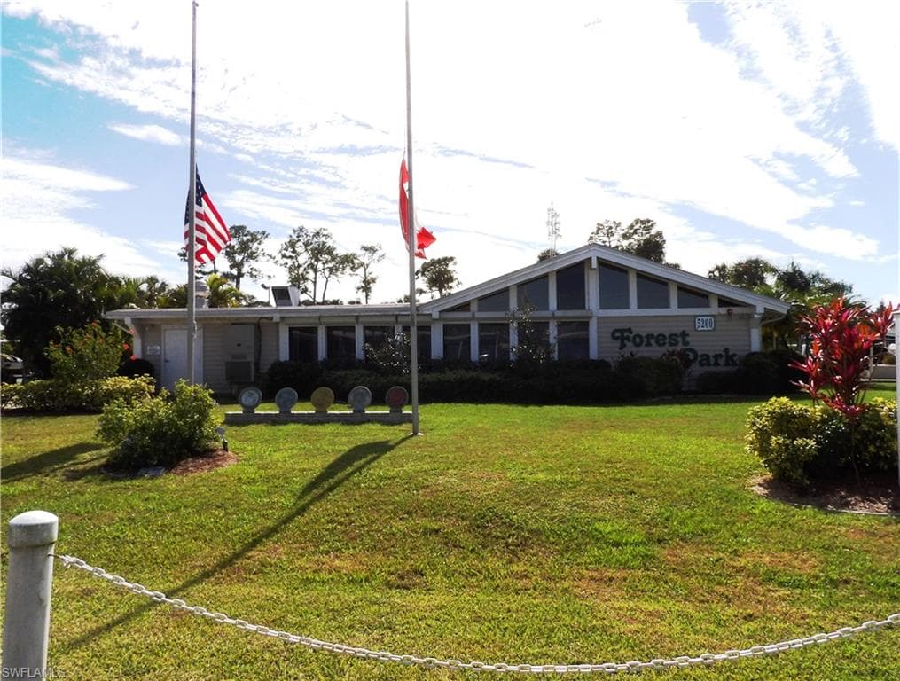 301 Twig CT N, NORTH FORT MYERS FL 33917-18