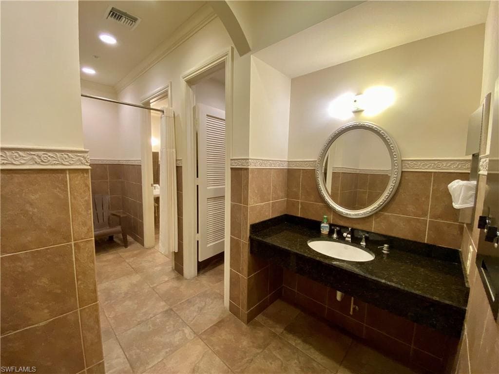 750 N Collier BLVD, MARCO ISLAND FL 34145-13