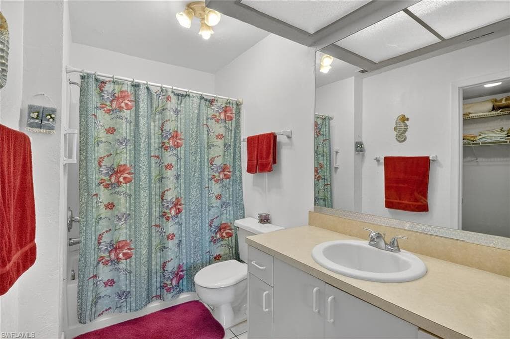 4210 Looking Glass LN # 4210, NAPLES FL 34112-18