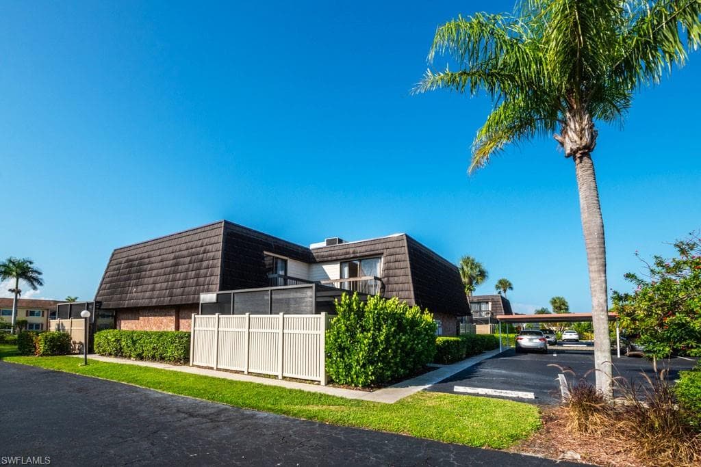 124 Lake Point LN # 2B, NAPLES FL 34112-40