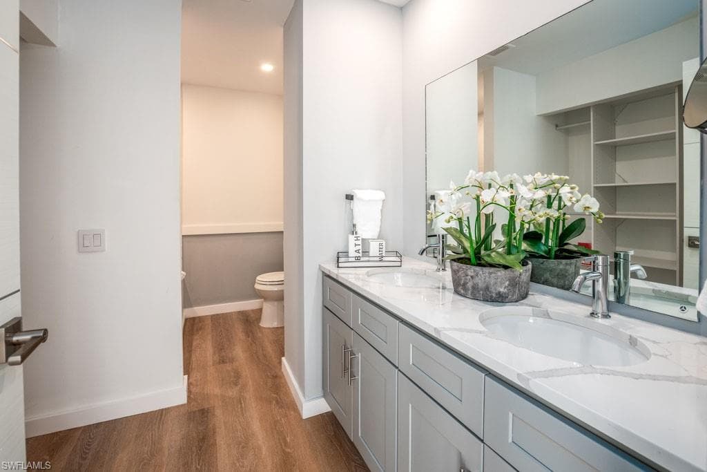 124 Lake Point LN # 2B, NAPLES FL 34112-18