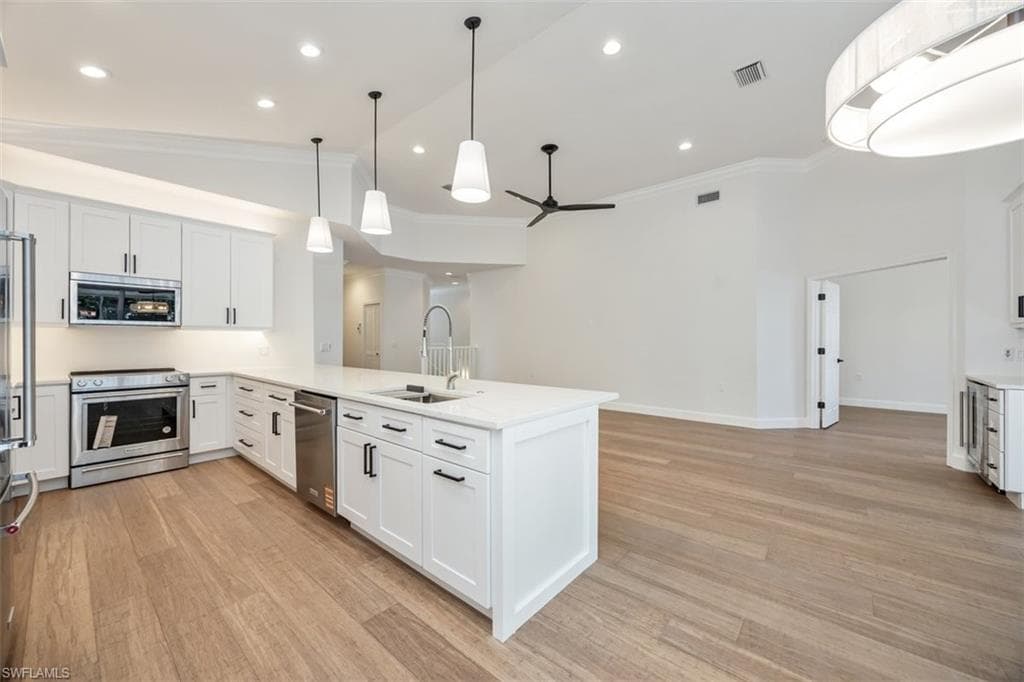 9151 Palmetto Ridge DR # 202, ESTERO FL 34135-5