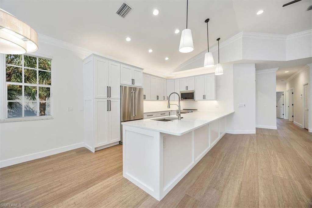 9151 Palmetto Ridge DR # 202, ESTERO FL 34135-6