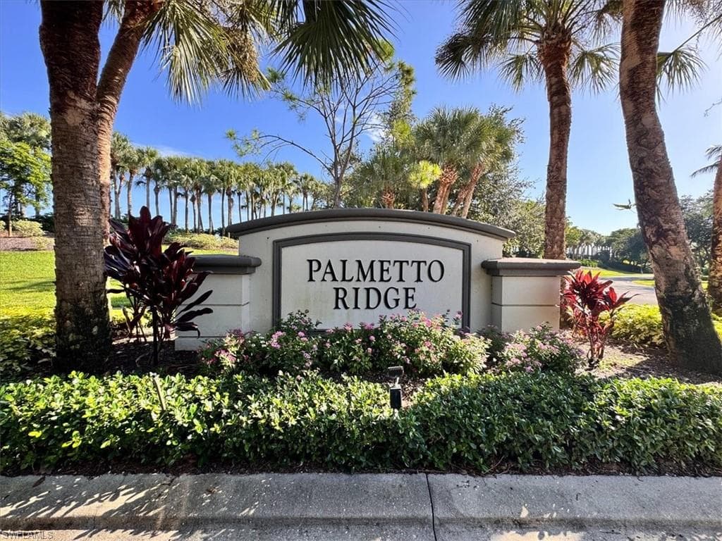 9151 Palmetto Ridge DR # 202, ESTERO FL 34135-23