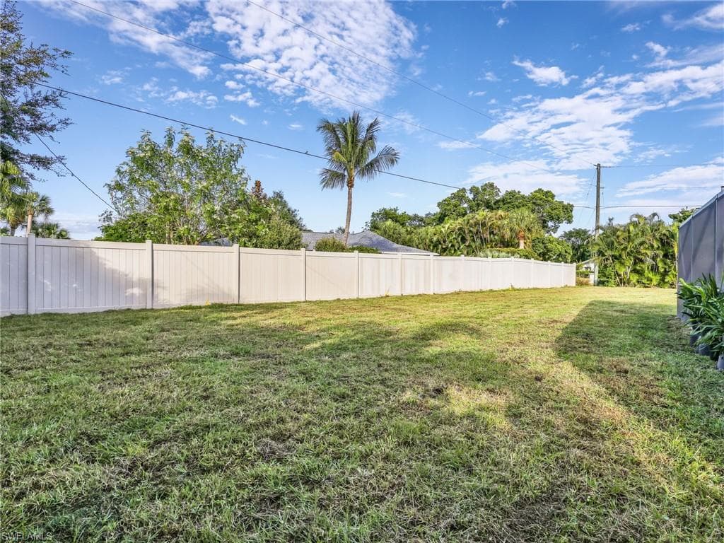 1365 Kingswood CT, FORT MYERS FL 33919-40