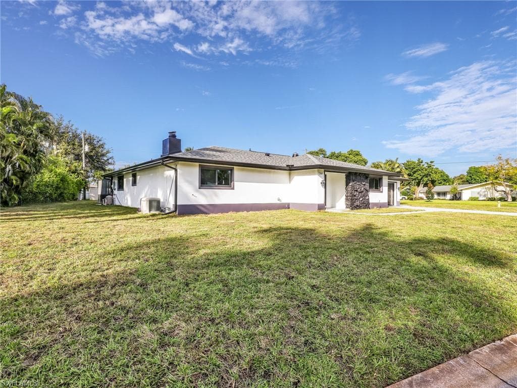 1365 Kingswood CT, FORT MYERS FL 33919-2