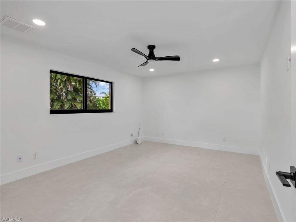 1365 Kingswood CT, FORT MYERS FL 33919-30